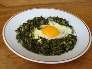 Ispanak Kavurması Yumurtalı Tarifi ve Malzemeleri