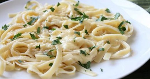 Yumurtalı Makarna Tarifi ve Malzemeleri